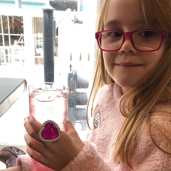 Meet your Posher, Kimberly - Picture 2 of 7